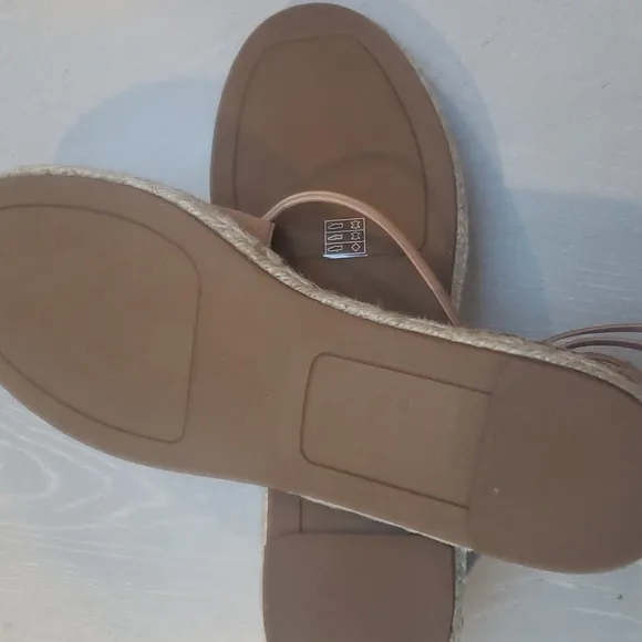 Eileen Fisher Lace-Up Espadrille Sandal,flats, brand new, size 9, tan