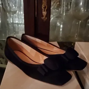 Elegant Black Women's Flats