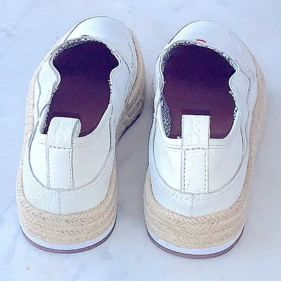 ELLEN DEGENERES  ESPADRILLES WHITE CRACKED LEATHER SIZE 7 M NEW