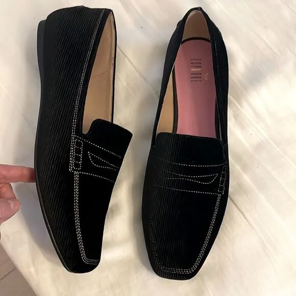 ESPORRE BLACK VELVETY CORDUROY FLATS.   NEW IN BOX