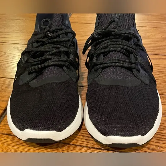 EUC Olukai Men’s Mio Li sneakers, black, size 9/42