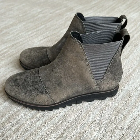 EUC SOREL Harlow Waterproof Leather Chelsea Ankle Boots - Quarry Gray Size 6