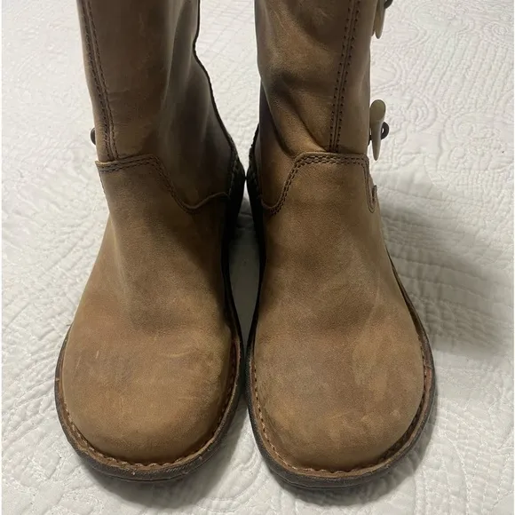 EUC UGG Australia Kona Brown Waterproof Boots SZ 7