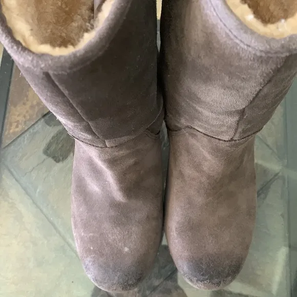 EUC UGG AUSTRALIA Lynnea Clog Boots
