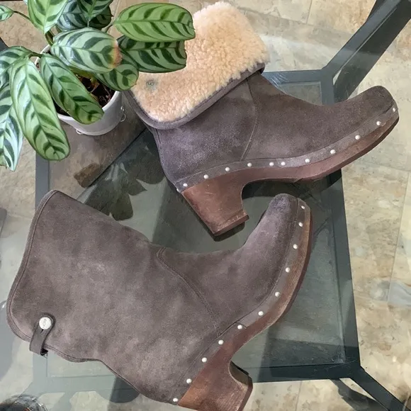 EUC UGG AUSTRALIA Lynnea Clog Boots