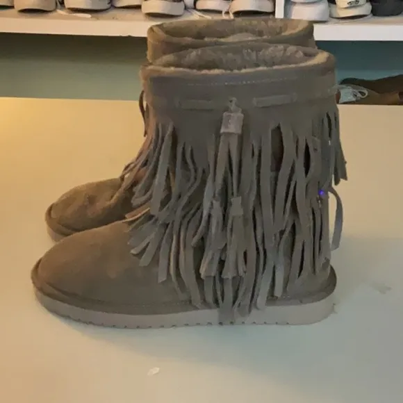 EUC woman’s koolaburra by UGG boots lined with fur