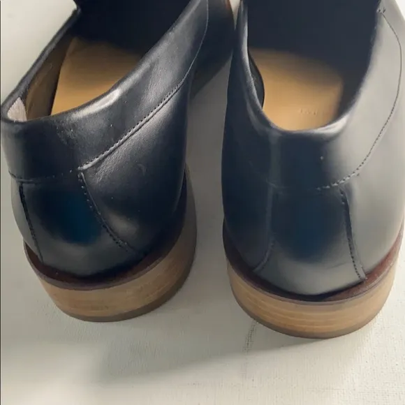 Everlane black leather loafers