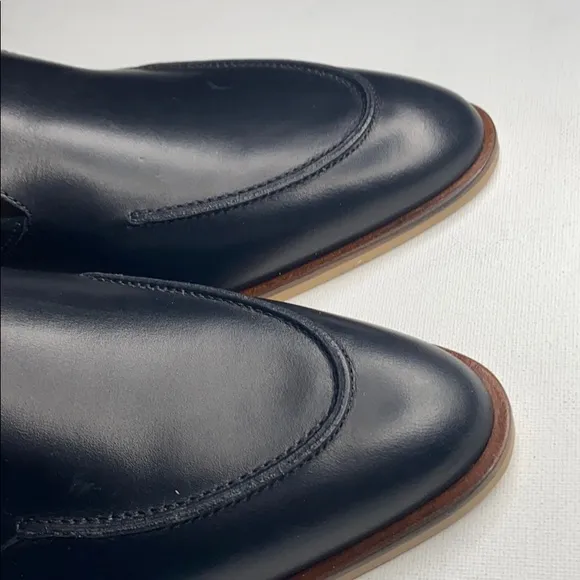 Everlane black leather loafers