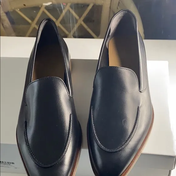 Everlane black leather loafers
