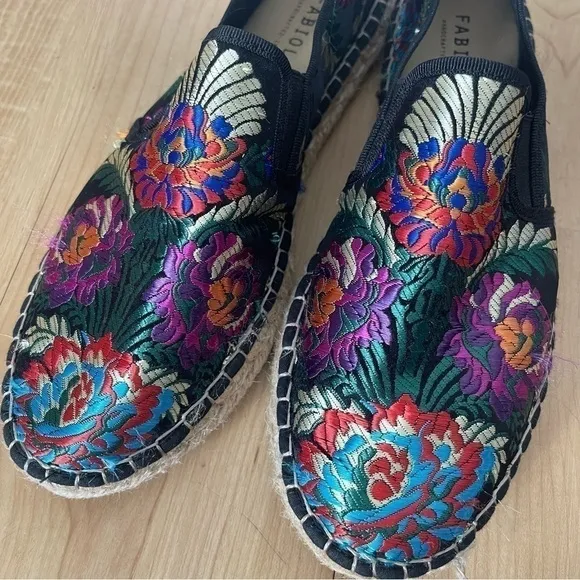 FABIOLAS Espadrilles Flat Slip-On Floral Embroidered Handcrafted Shoes Sz 41
