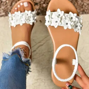 Fashionable Embroidery Detail Comfortable Buckle Strap Plus Size Flat Sandals