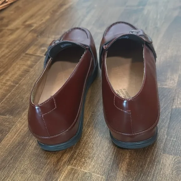 Fitflop NWOT burgundy buckle platform patent leather loafers, 8