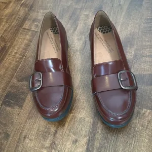 Fitflop NWOT burgundy buckle platform patent leather loafers, 8