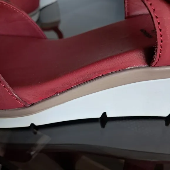 Fly London NOVA932FLY. Lipstick Red Cupido. Size 39.