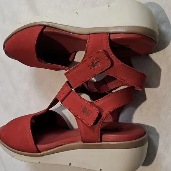 Fly London NOVA932FLY. Lipstick Red Cupido. Size 39.