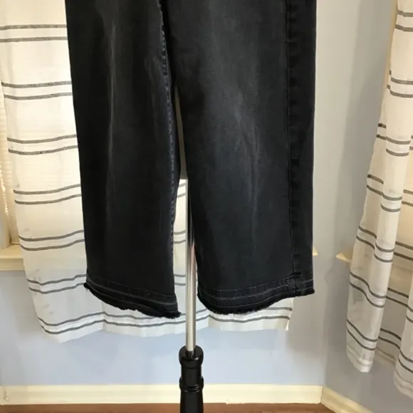 FRAME Women Size 25 Black Ali Wide Leg Cropped Denim Jeans Raw Hem Casual Boho