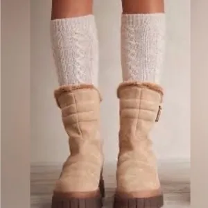 Free People Fable Faux Fur Boots in Sand Suede. NWOB, Size 8.5