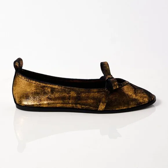 FREE PEOPLE Mania Bow Flats / Bronze Age Metallic