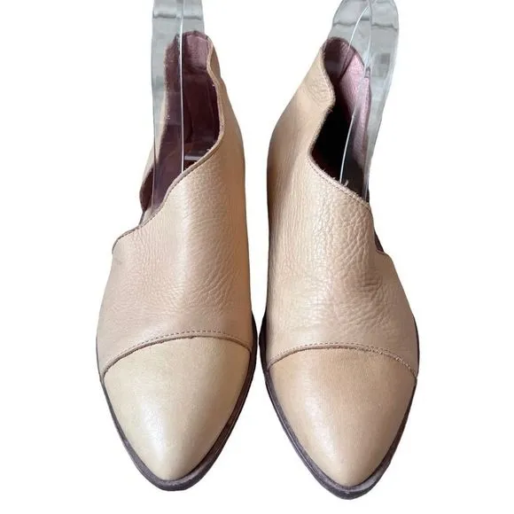 Free People “Royale” D’orsay Style Leather Pointed Toe Flat