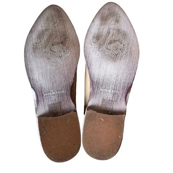 Free People “Royale” D’orsay Style Leather Pointed Toe Flat
