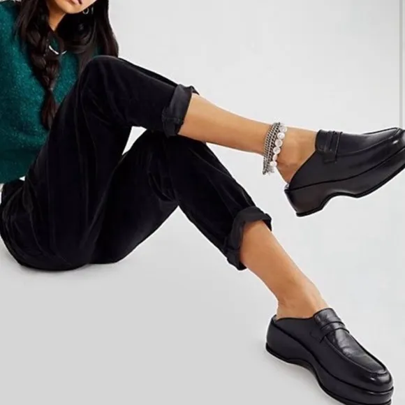 Free People Winston Platform Loafers Slides Mules Black Leather Wedge size 7/37
