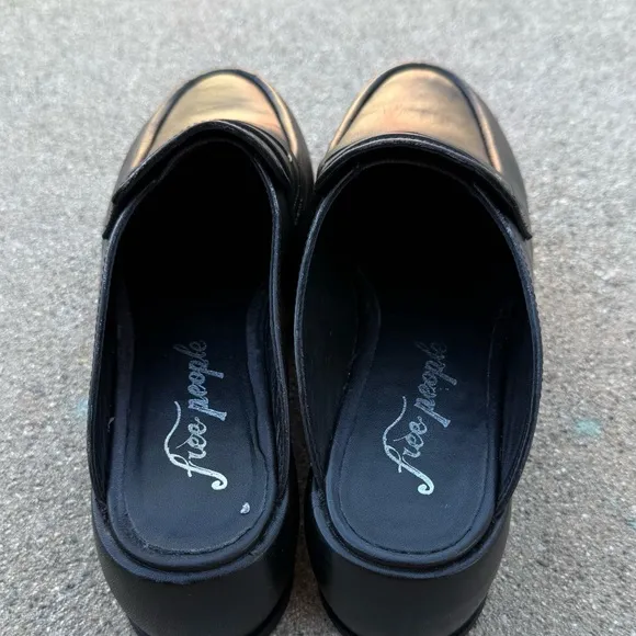 Free People Winston Platform Loafers Slides Mules Black Leather Wedge size 7/37