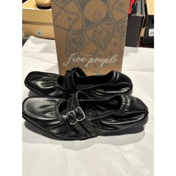 Free People Women’s Gemini Ballet Flat size 6