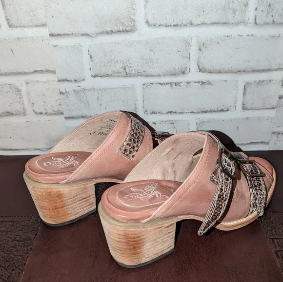FreeBird CAPRICE Pink Blush Croco Sandals size 10