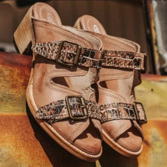 FreeBird CAPRICE Pink Blush Croco Sandals size 10