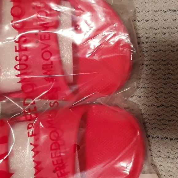 Freedom Moses 2 Strap Slides in Fuji Red
