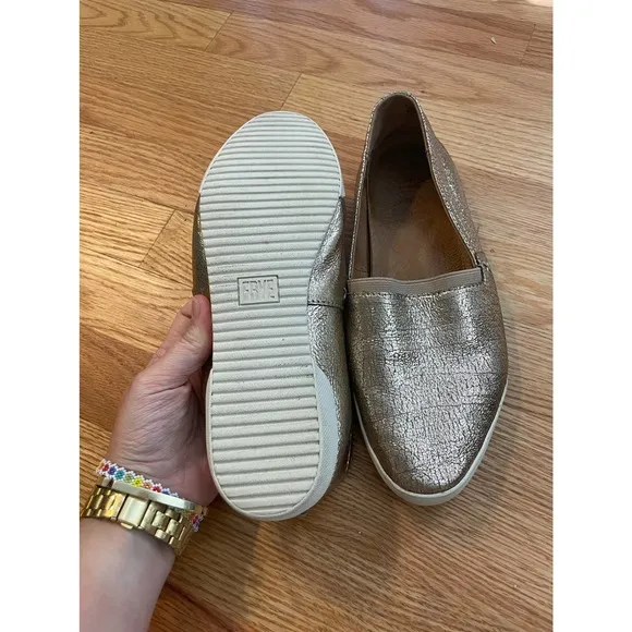 Frye Melanie Gold Metallic Slip On Sneakers Size‎ 8.5