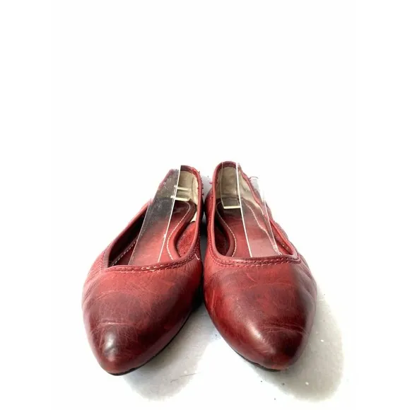 Frye Regina Deep Red Pointed Toe Flats Size 7 Rubber Sole Comfort Padded Insole