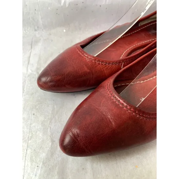 Frye Regina Deep Red Pointed Toe Flats Size 7 Rubber Sole Comfort Padded Insole