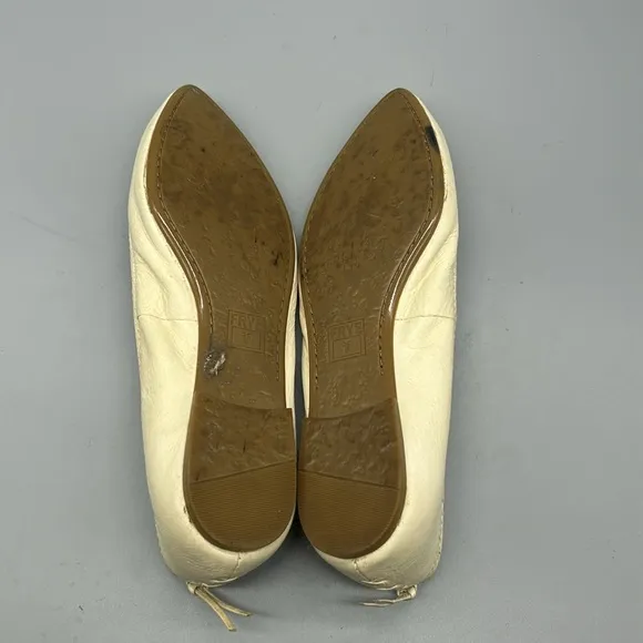 Frye Regina Flats Off White Leather Pointed Toe Size 7.5
