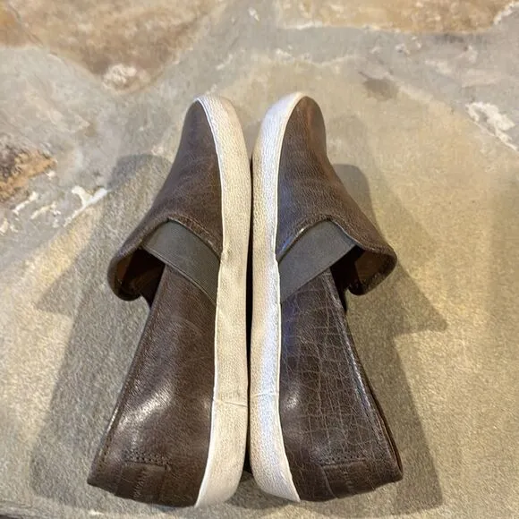 Frye Melanie Women's Taupe Slip On Sneakers - 7.5 - Excellent Condition