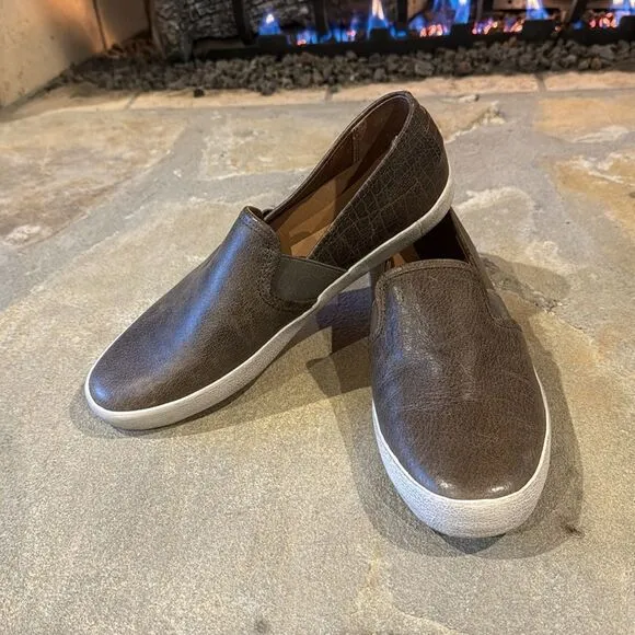 Frye Melanie Women's Taupe Slip On Sneakers - 7.5 - Excellent Condition