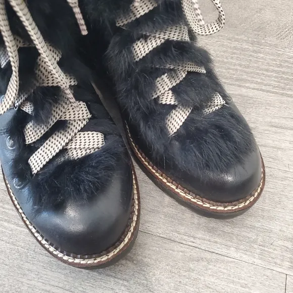 Fur-Lined Boots 6.5