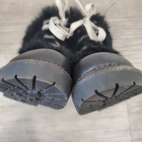 Fur-Lined Boots 6.5