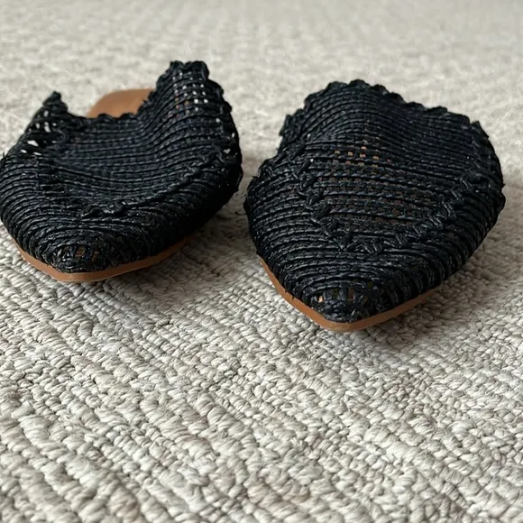 Garnet Hill Delia woven mules Slide On Pointed Toe Flats size 40