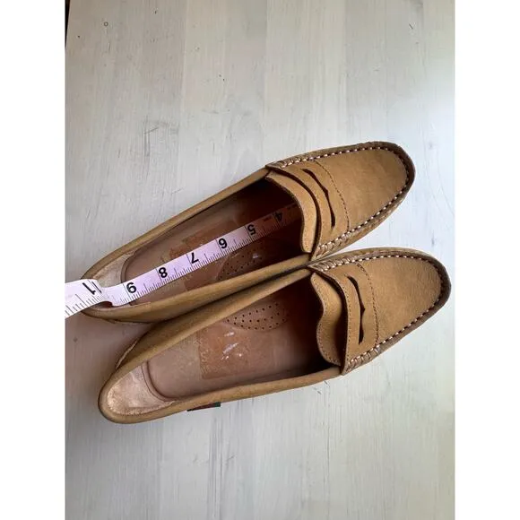 G.H.BASS tan Women's Dylan Driver Moc Loafers size 6