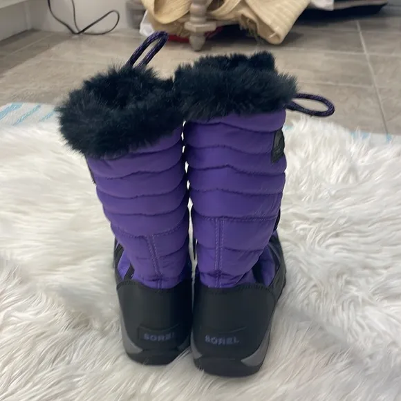 Girls sorel boots