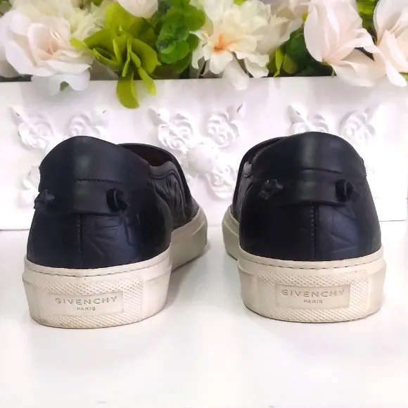 Givenchy star slip on sneakers size 35 US 5