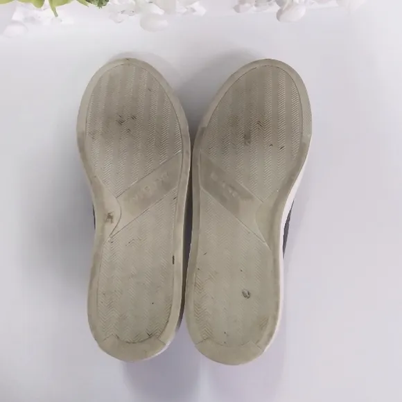 Givenchy star slip on sneakers size 35 US 5