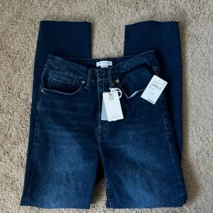 Good American Classic Slim High Rise Indigo Dark Wash Denim Jeans Size 6-12 NWT