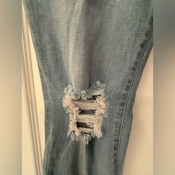 Good American Good Waist Crop GOOD WAIST CROPPED JEANS Light Blue Size 8/ 29