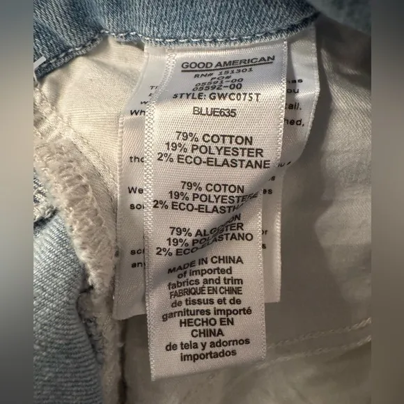Good American Good Waist Crop GOOD WAIST CROPPED JEANS Light Blue Size 8/ 29