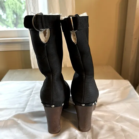 🍂🌾GORGEOUS UGG CARNAGIE BLACK WOODEN WEDGE BOOTS WITH SHEARLING LINED SIZE 7🖤