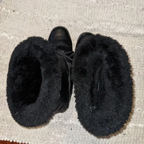 Grand Canadian fur lined black leather boots 7