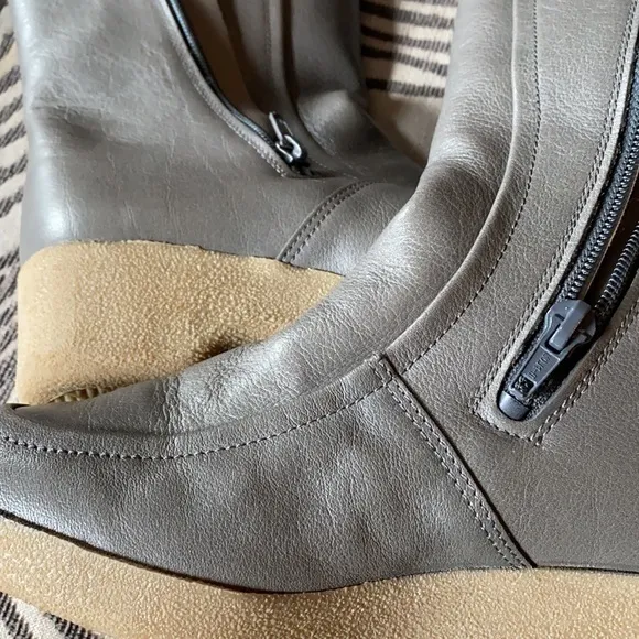 Gray leather / sheepskin Elastomere‎ boots