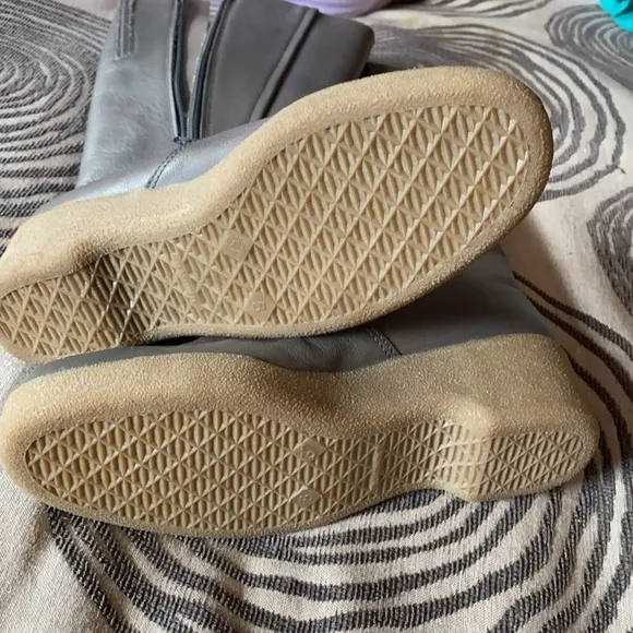 Gray leather / sheepskin Elastomere‎ boots
